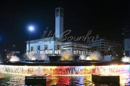 Image du Maroc Professionnelle de  L'ancienne fontaine lumineuse et musicale de Casablanca qui étai l’une des plus importante attraction du centre ville  de la cité blanche, la fierté des Bidaouis surtout durant les années soixante dix et quatre vingt. Située sur la place Mohammed V, Mercredi 21 Novembre 2012. (Photo / Abdeljalil Bounhar) 